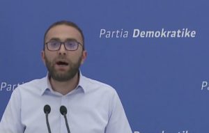 VIDEO/ PD zbardh sesi funksionoi skema piramidale e Ramës për pjesëmarrjen në votim: Kallëzim penal Denar Bibës