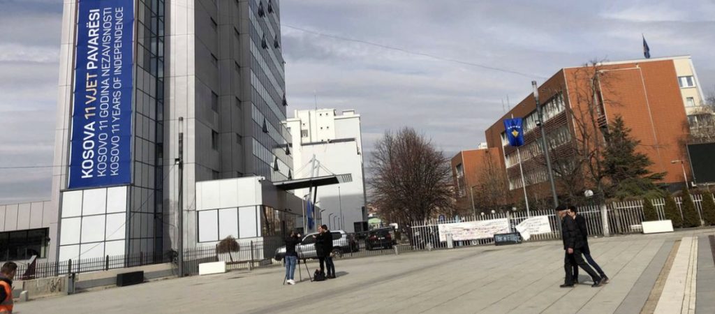 Kosovë: Paqartësia ligjore e qeverisë në dorëheqje