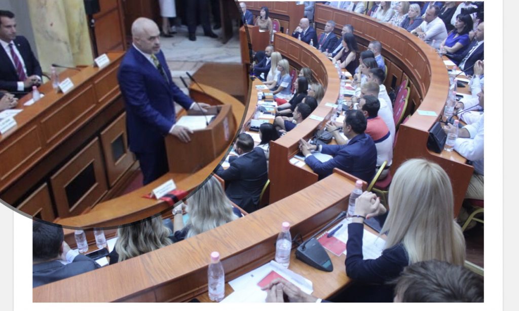 “Ndërtesa e Teatrit ngrehinë pa asnjë vlerë”- Rama merr pjesë në mbledhjen e Këshillit Bashkiak të Tiranës: PPP-ja në këtë rast ideale