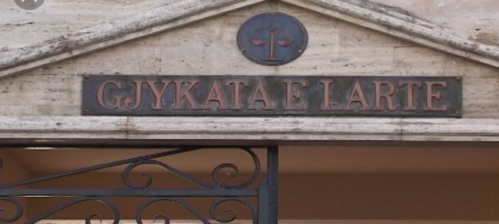 Gjykata e Lartë në ngërç, KLGJ jep tri mundësi për zgjidhje. 5 të kërkuarit për ekstradim që rrezikojnë të lirohen