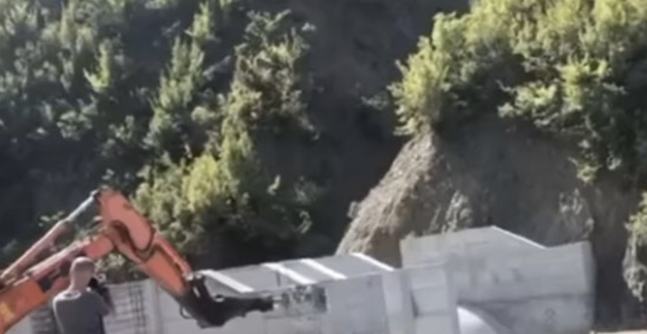 “Investitori mik i Taulant Ballës?”, deputeti i PS nxjerr pamjet live: Ja si po shembet diga e HEC në Holtë