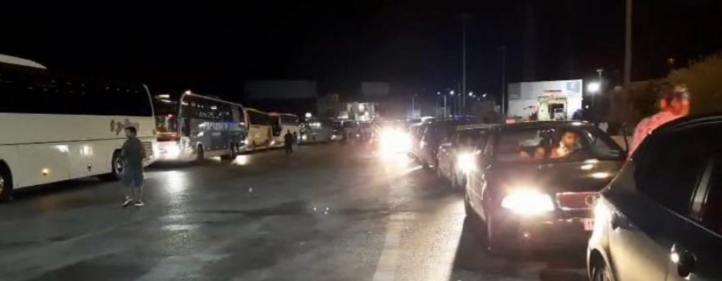 VIDEO/ Emigrantët radhë të gjata pritjeje në pikën kufitare të Kakavijës