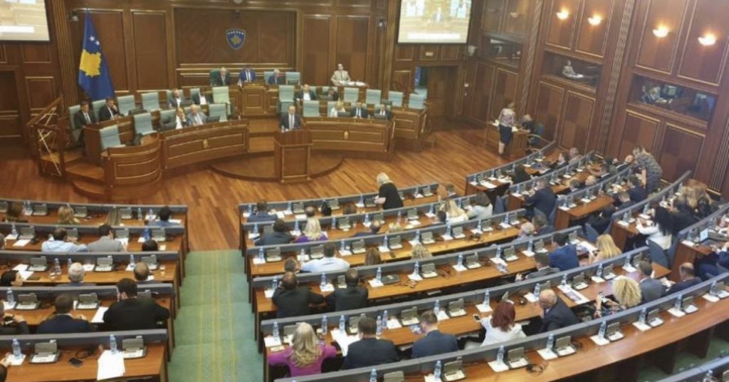 Ambasada amerikane: Kuvendi mori vendim të rëndësishëm drejt krijimit të qeverisë së re