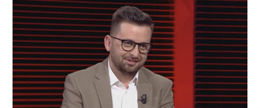 Emëroi në administratë të riun që plagosi qytetarin, reagon ish-aktori Isai