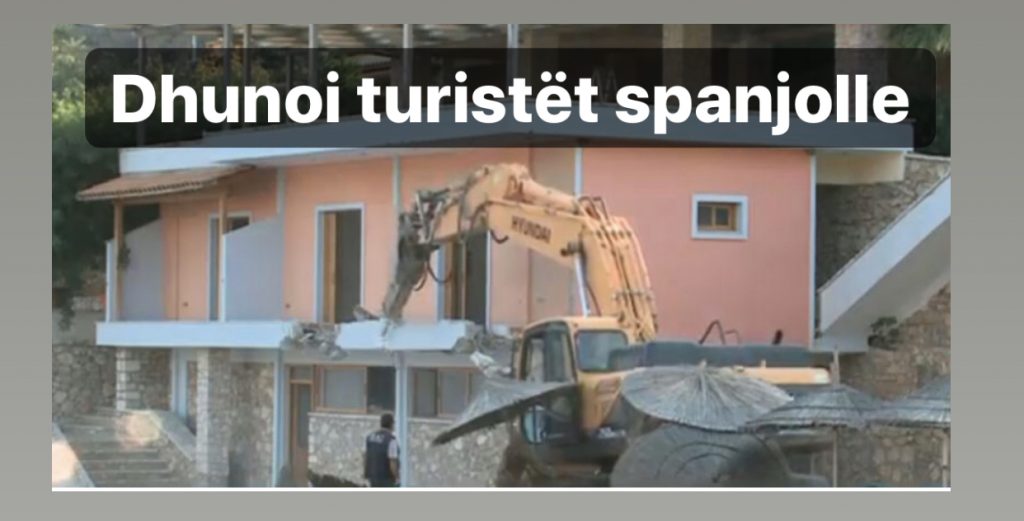 Shembet  restoranti i Mihal Kokëdhimës në Porto Palermo