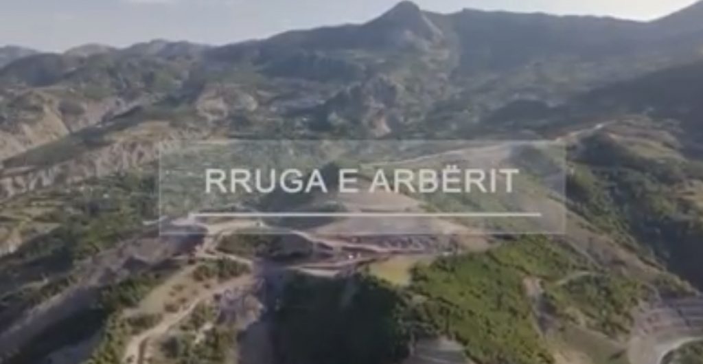 Rama publikon videon nga Rruga e Arbrit