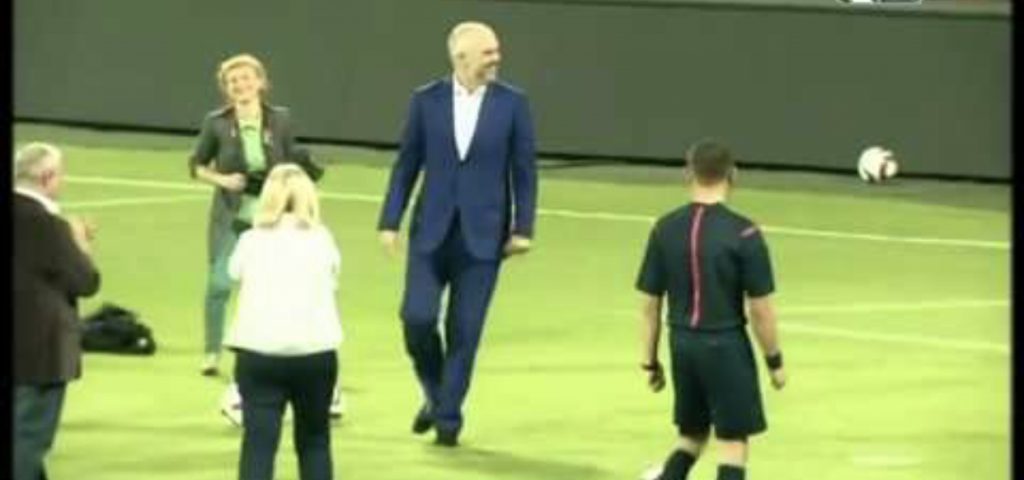 Andi Lila replikon me  Erion Braçen: Ja si ti dhe qeveria tënde e përdorni futbollin