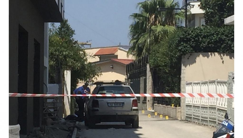 EMRI/Vrasje me armë zjarri në Durrës