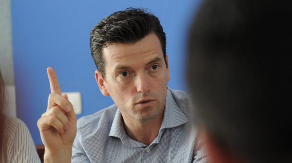 Evazorët gjigande mamuthë në Shqipëri janë oligarkët e Edi Ramës, jo bizneset e vogla të bregut