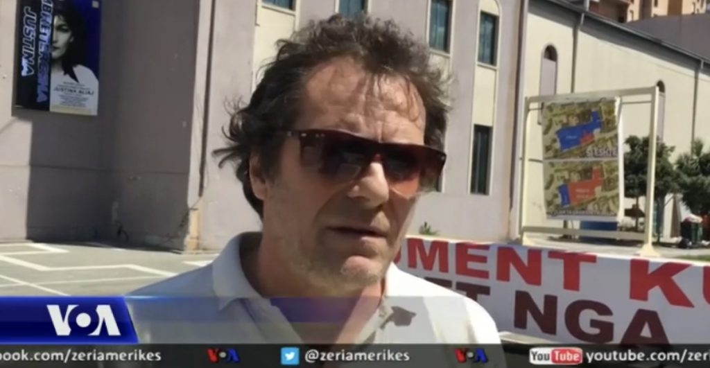 Djali i Edi e Mihal Luarasi komenton protestat për TK, Zëri i Amerikës: Qeveria thotë se po e zhvillon zonën, por qëllimi i vërtetë është ngritja e një seri kullash