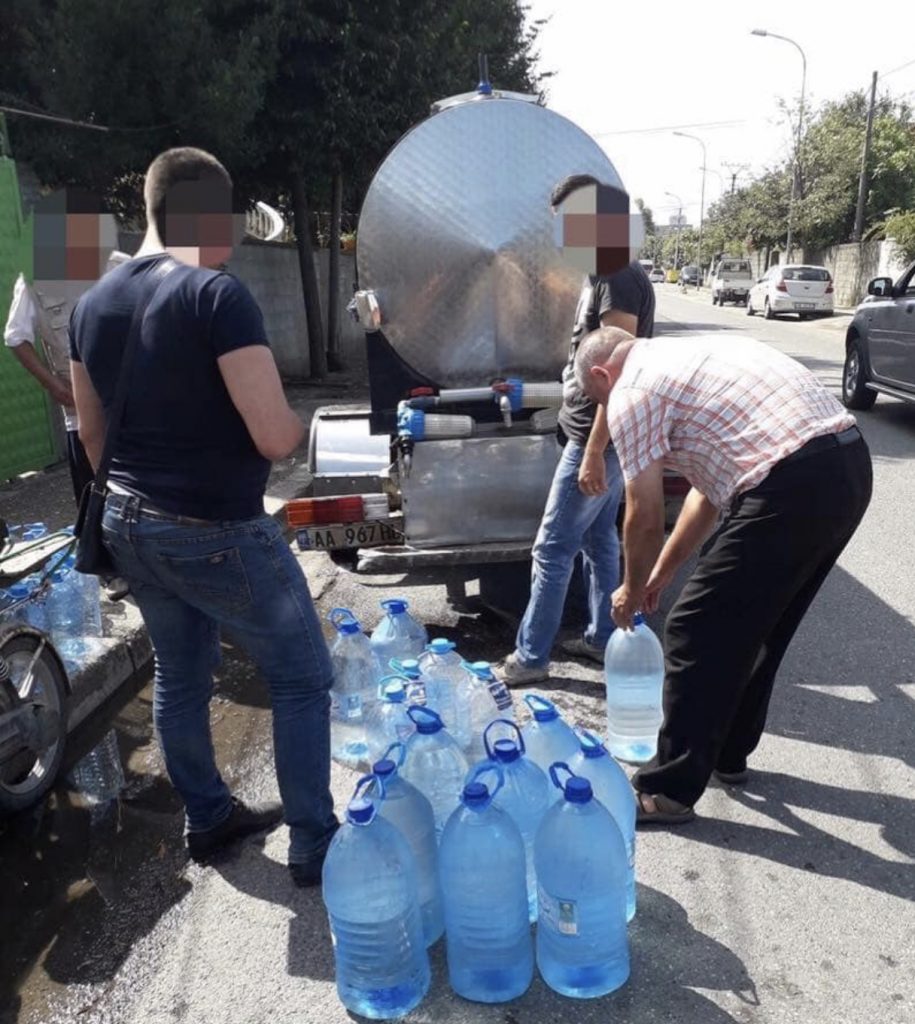 Shumë të shtruar në   Spitaln Infektiv/ Uji i autobotëve shkaktar i “salmonelës”
