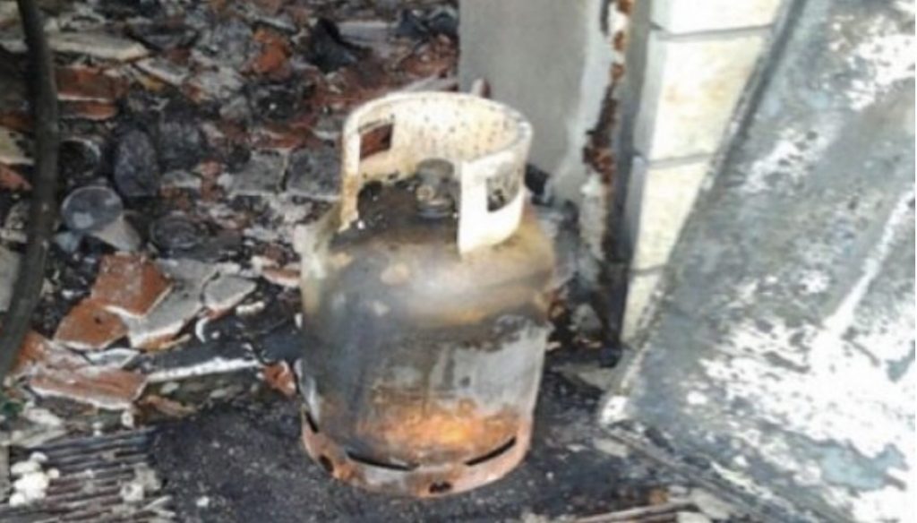 Shperthen bombola e gazit ne fshatit Kuman te Roskovecit