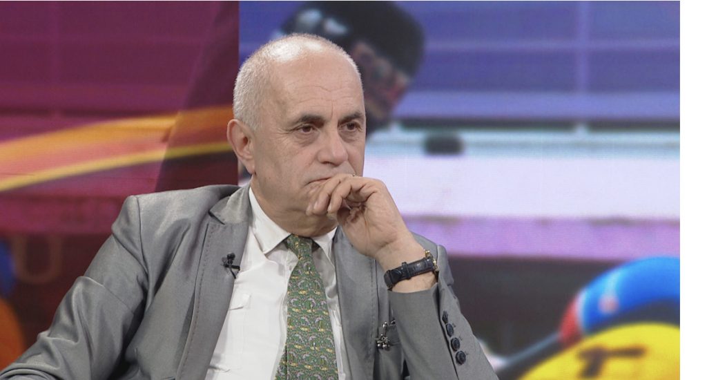 Lutje gazetarëve: Na sqaroni ç’do të thotë ‘PO me kushte’, se ne s’kemi Ministri të Jashtme