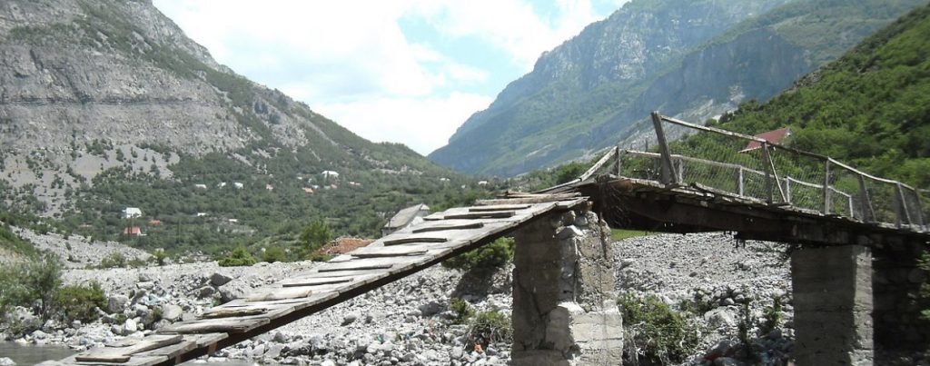 Shkodër/Operacioni në terren të vështirë e malor,  arrestohen dy të rinjtë (pamjet)
