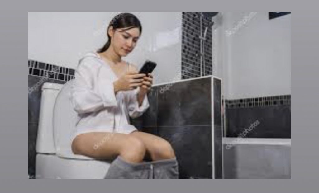 Ne shqiptarët kemi më shumë akses në celular se në tualet