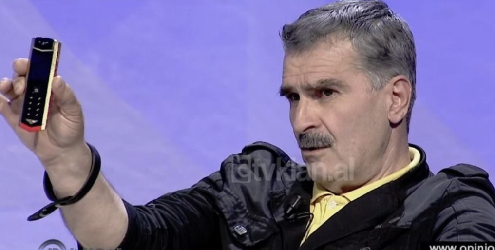 Foto/Kujtim Gjuzi katër muaj deputet bëhet me Tuareg