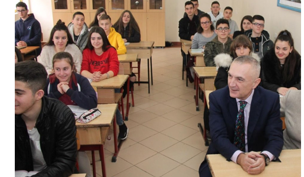 Mesazhi i Metës për ditën e parë të shkollës