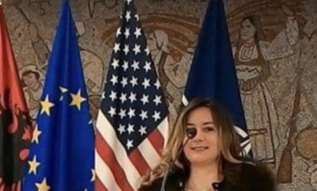 Zoti na dhente kurajo se mendjen e kemi!