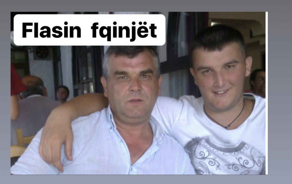 Djali në gjendje shoku, i binte murit me kokë pasi gjeti nënën të masakruar
