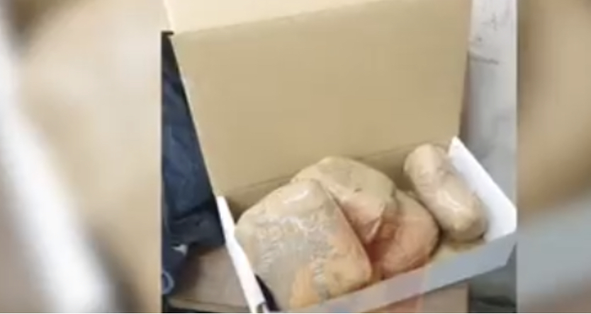 Pamjet nga Porti, brenda makinës ku u gjet heroina e  fshehur me kujdes (video)