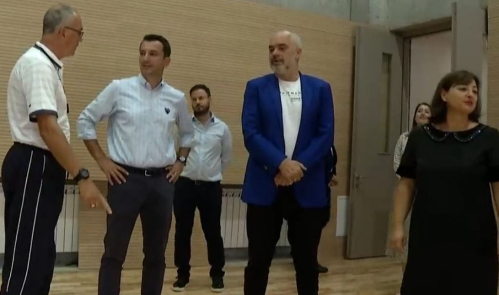 Rama e Veliaj show në përurimine shkollës “Servete Maçi”