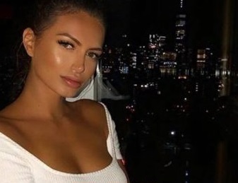 Kjo është vajza për të cilën Roberti e la Norën, ka një vit që janë bashkë