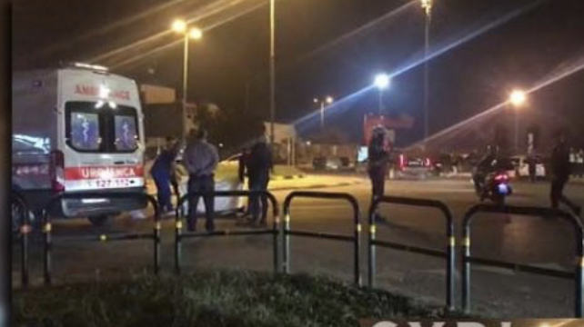 Detajet tronditëse/ U raportua për aksident, viktimën e hodhën nga makina në lëvizje
