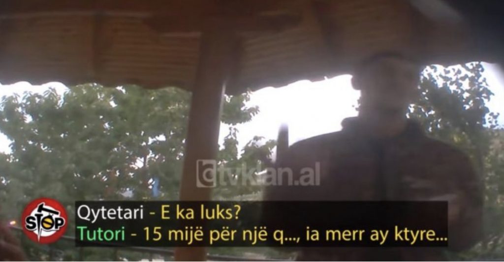 Kamera e fshehtë zbulon skemën e prostitucioni “50 mijë lekë për një të q***