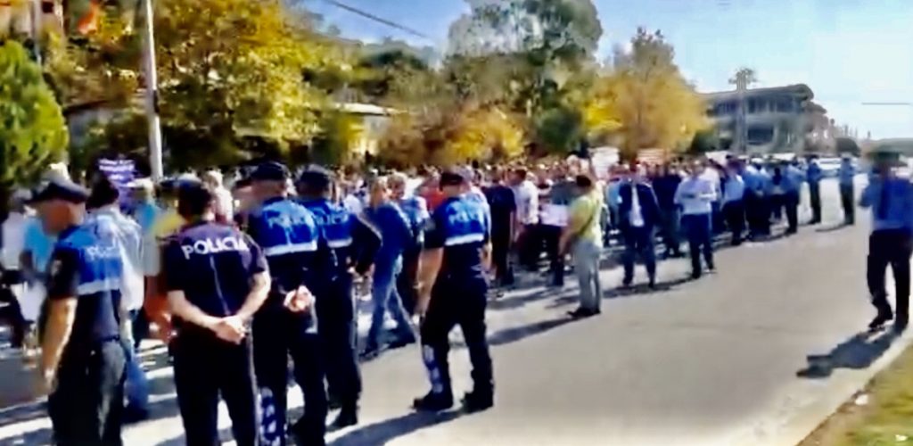 FERMERET NE PROTESTE KUNDER QEVERISE SE OLIGARKISE!