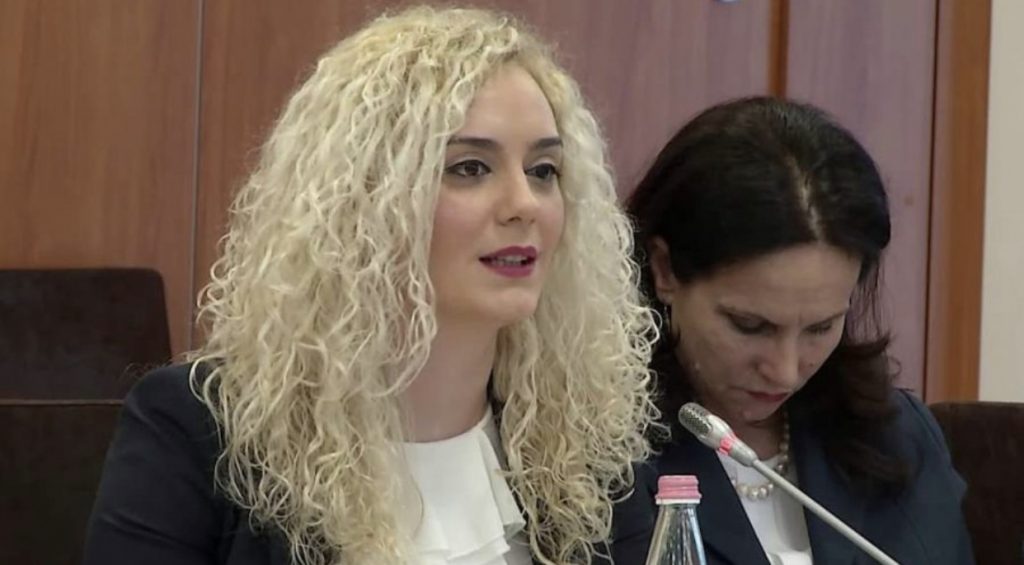 Dorëhiqet kryetarja e gjykatës së Durrësit/ Ja arsyet