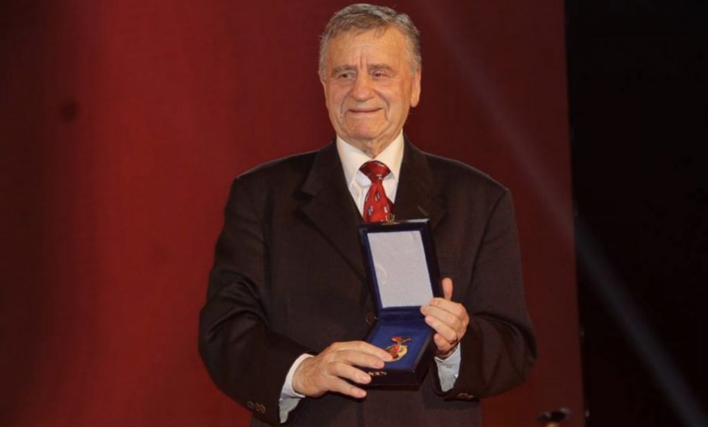 Shuhet mjeshtri i futbollit  Miço Papadhopuli
