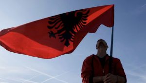 Mallikimi i politikës, që e la Shqipërine në udhëkryq