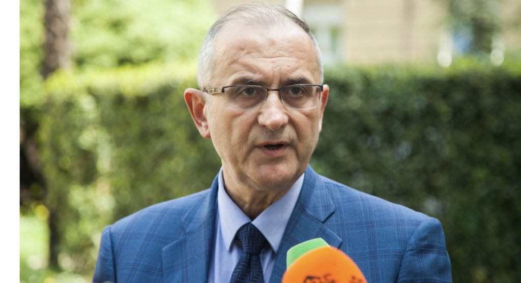 Si mund tu besohet ftesave të bablokut psikik për dialog?