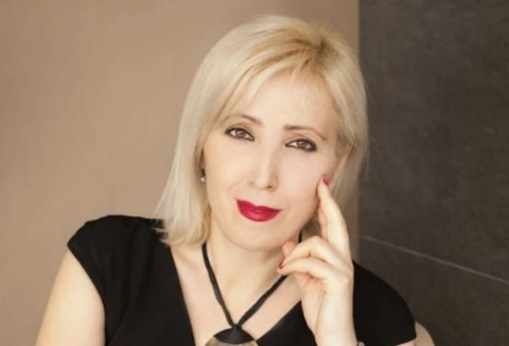 Denoncimi i avokates së njohur, seks në këmbim të punës