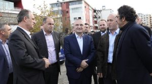 Meta dhe Haradinaj vizitë në qendrën e emergjencave civile në Durrës