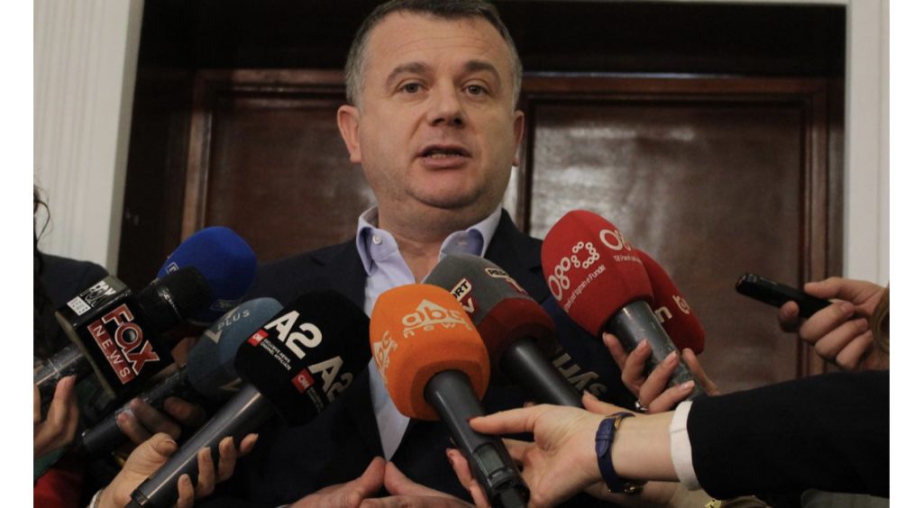 Balla thirrje Metës: Do mbajë përgjegjësi kush pengon krijimin e…