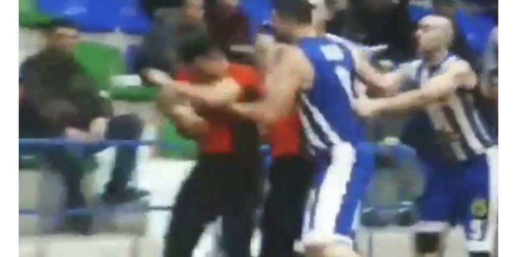 Masakroi arbitrin me grushte, ja sa vite burg rrezikon basketbollisti i Tiranës