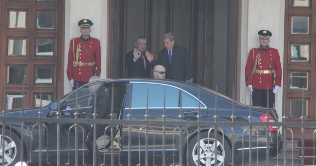 Presidenti Meta takohet sot me Berishën, zbulohen detajet e para