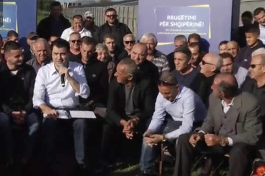 Basha në Lezhë, bashkëbisedimi  me fermerët