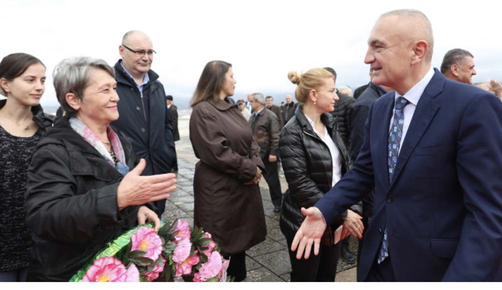 Presisenti Meta: Do t’ia dalim pavarësisht nga kostot e mëdha