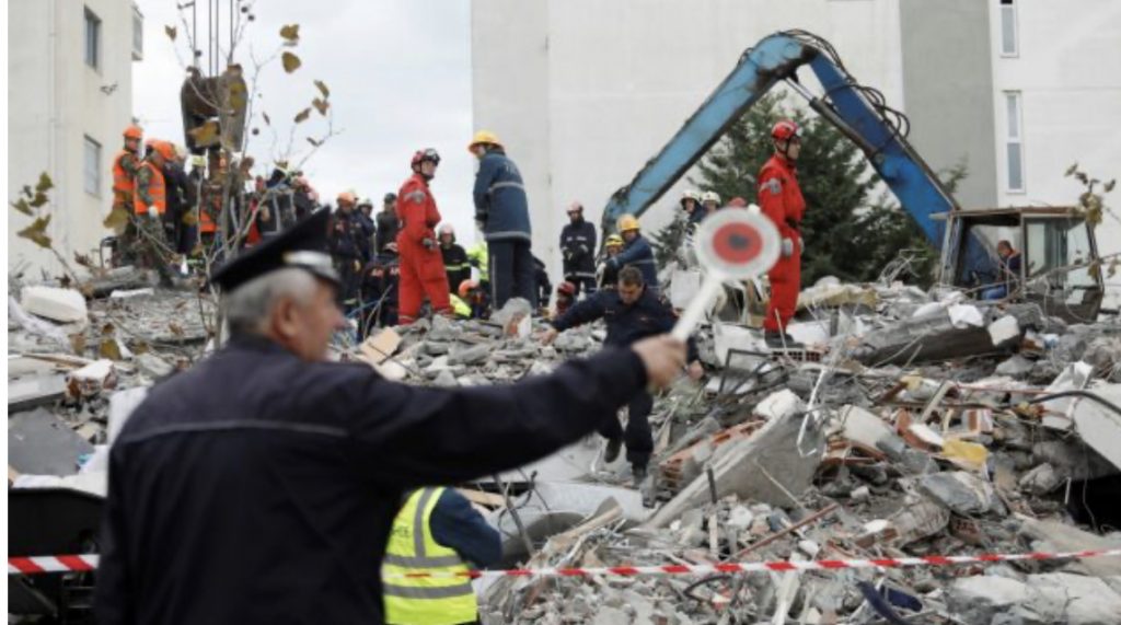 Media greke nxjerr fotot e dhimbshme nga Shqipëria: Historitë të copëtojnë zemrën