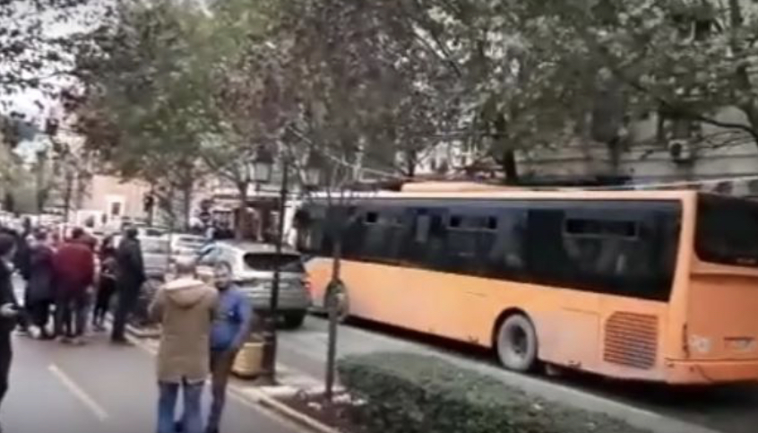 Tërmeti me magnitudë 5.1 shkakton panik në Tiranë, qytetarët dalin në rrugë