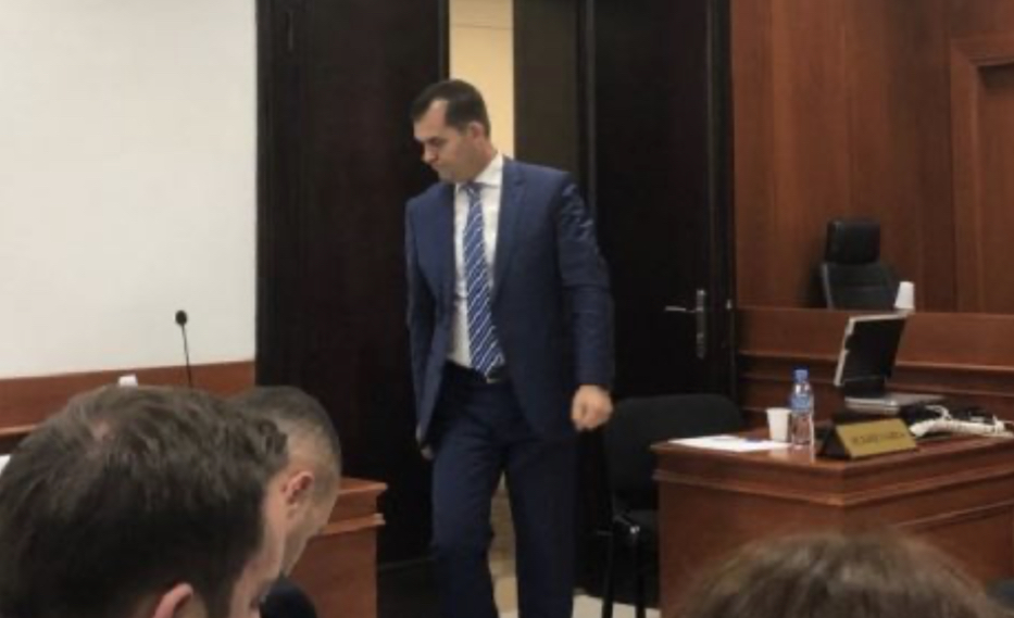 Përplasja e fundit para vendimit mes Komisionerit Publik dhe gjyqtarit të dekretuar Besnik Muçi