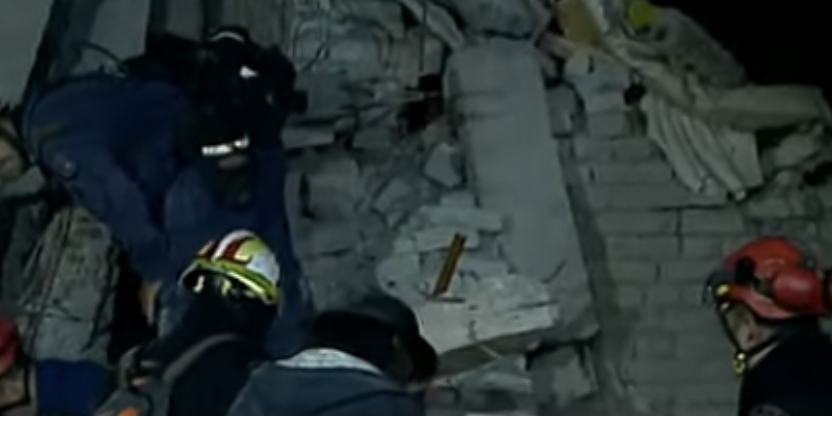 Emrat e 22 personave të cilët humbën jetën në tërmetin e tmerrshëm