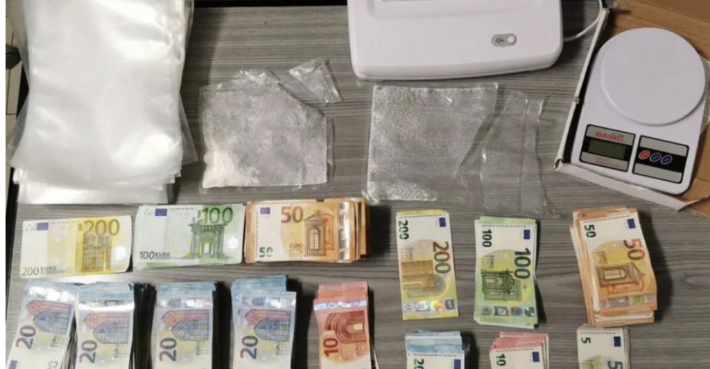 Arrestohet 34 vjeçari shqiptar me  30 mijë euro dhe kokainë