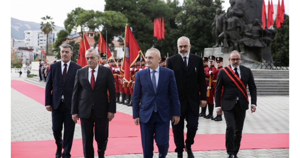 Mesazhi i Presidentit nga Vlora: Për çështjet e rëndësishme të shtetit e gjithë politika duhet…