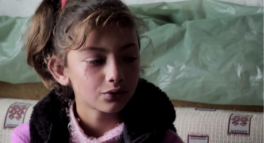 Izabelës nuk i shteren lotët: Dua të kem një shtëpi të bëj detyrat, të jem si shoqet e mia