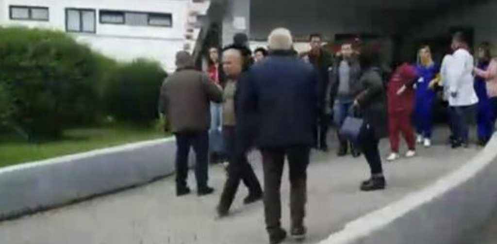 Panik në spitalin e  Durrësit  dëmtohet nga lëkundjet e tërmetit