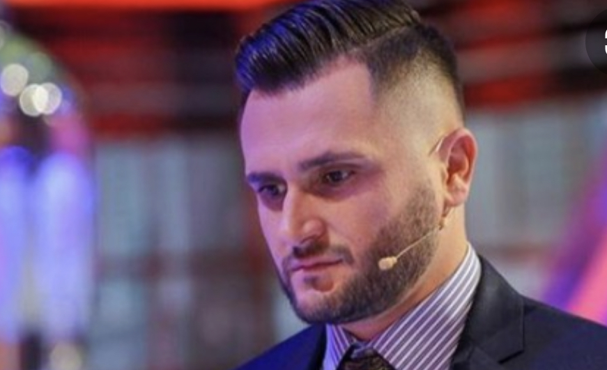 Bes Kallaku bën thirrje për reflektim pas tërmetit: Lutuni që të çliroheni nga e keqja, ulur këmbëkryq në këtë vend…