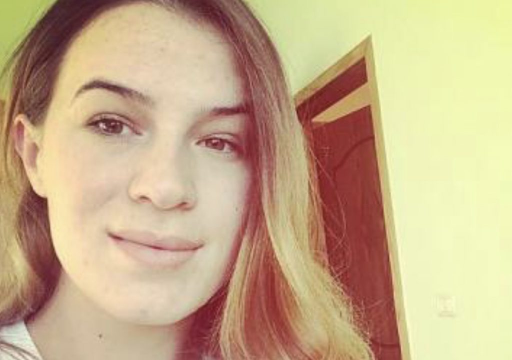 Studentja e inxhinierisë në Tiranë i jep fund jetës, lidh sytë dhe hidhet nga kati i 11-të!
